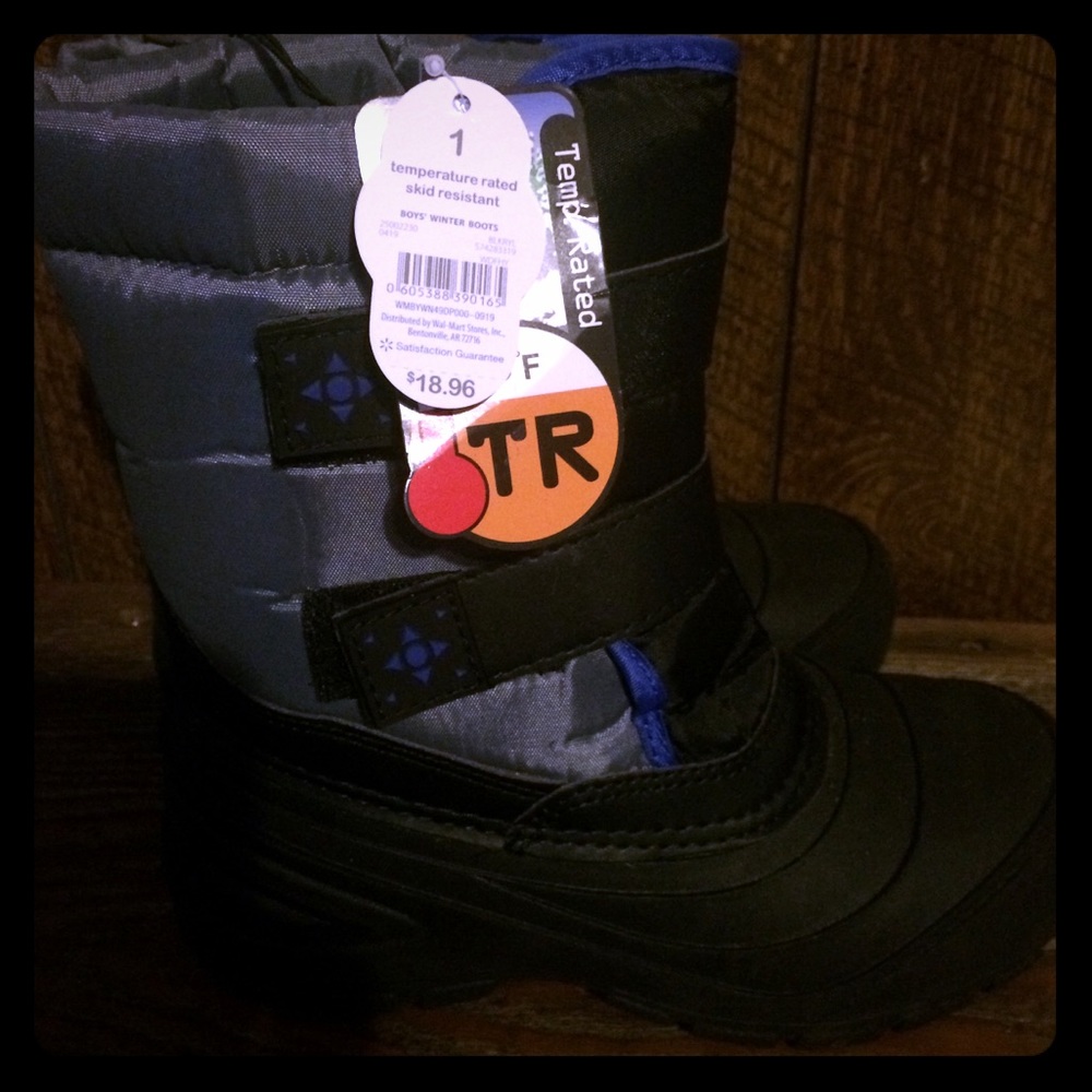 Boys snow boots